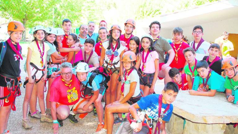 Campamento de verano de “Campo de la Torre” Campamento de verano de “Campo de la Torre”