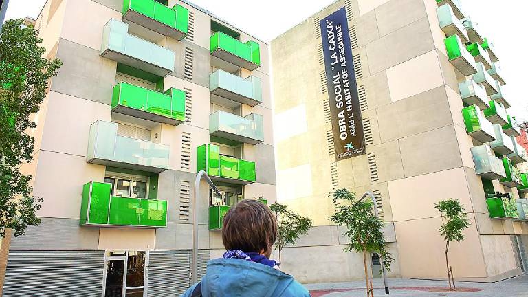 Un techo digno para personas en riesgo de exclusión social Un techo digno para personas en riesgo de exclusión social