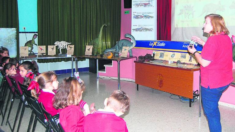 Los dinosaurios “se cuelan” en las clases del colegio La Salle Los dinosaurios “se cuelan” en las clases del colegio La Salle