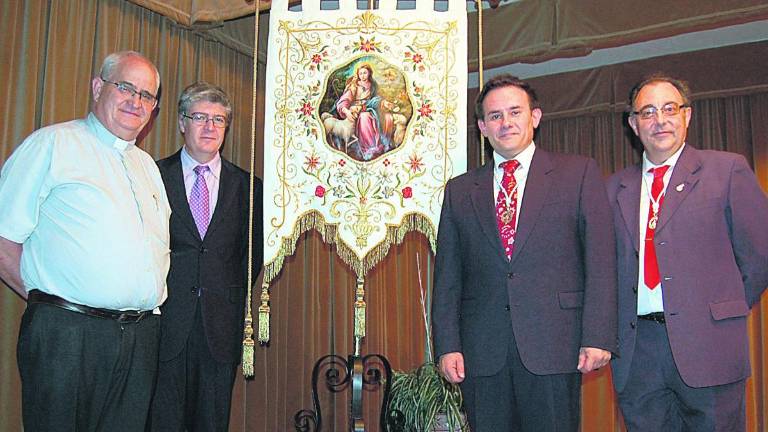 Fe y devoción en el pregón a la Pastora Fe y devoción en el pregón a la Pastora