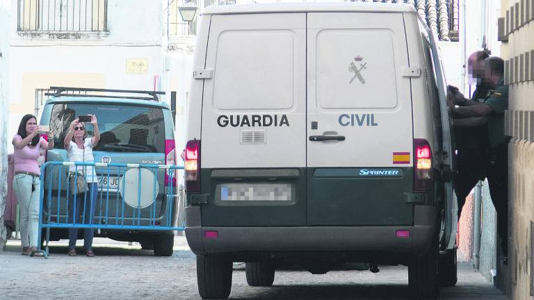 El detenido por el crimen de su expareja es trasladado a la cárcel El detenido por el crimen de su expareja es trasladado a la cárcel