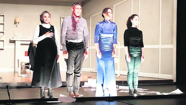 “La vuelta de Nora” llena el teatro local “La vuelta de Nora” llena el teatro local
