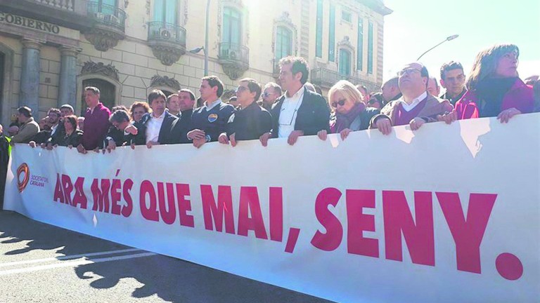 Los catalanes piden un Govern por y para todos