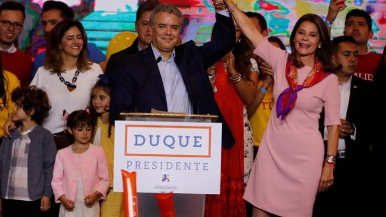 Duque y Petro buscan apoyo en los perdedores Duque y Petro buscan apoyo en los perdedores