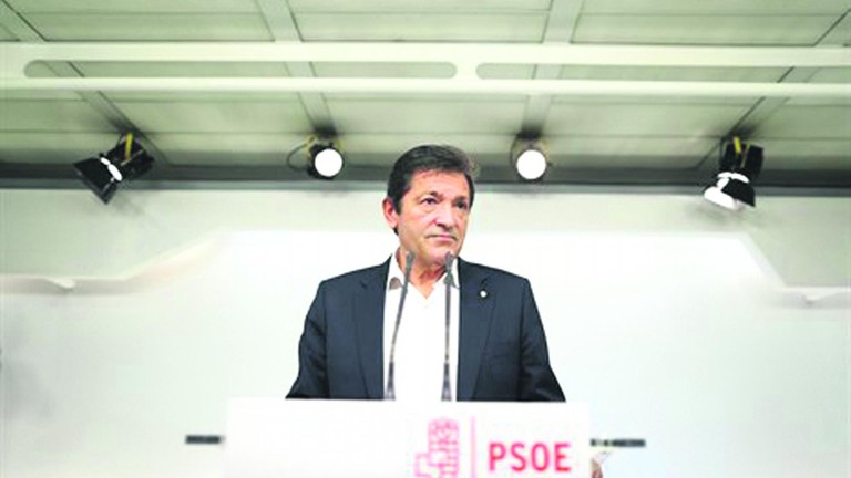 El PSOE decidirá sobre la abstención a final de mes
