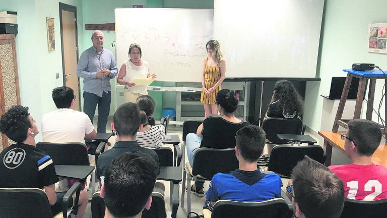 Los jóvenes continúan con su aprendizaje en verano