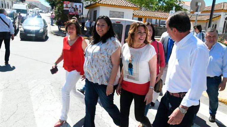 Susana Díaz confía en pintar el mapa de rojo tras las elecciones