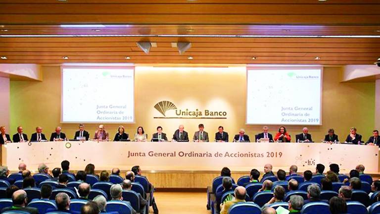 Accionistas de Unicaja aprueban cuentas con subida de dividendo Accionistas de Unicaja aprueban cuentas con subida de dividendo