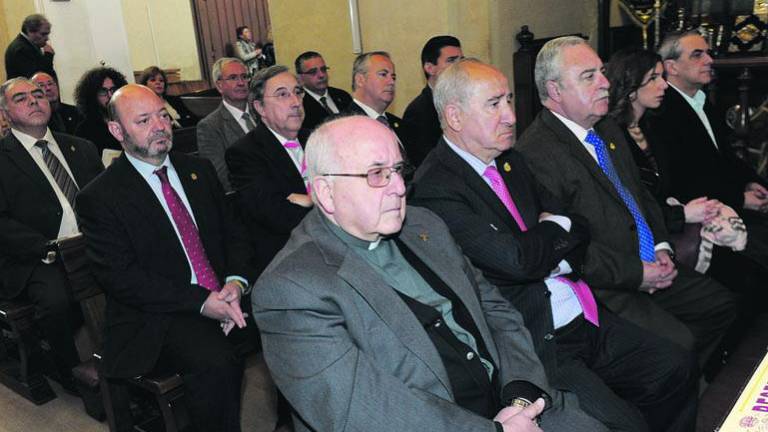A los pies del más amado por generaciones de jiennenses A los pies del más amado por generaciones de jiennenses