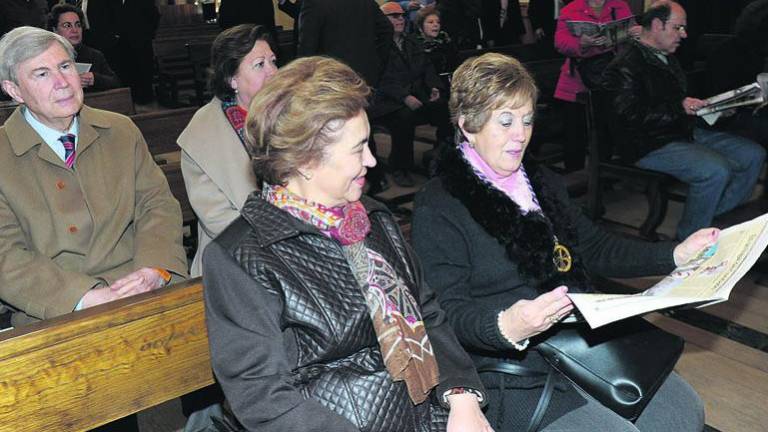 A los pies del más amado por generaciones de jiennenses A los pies del más amado por generaciones de jiennenses