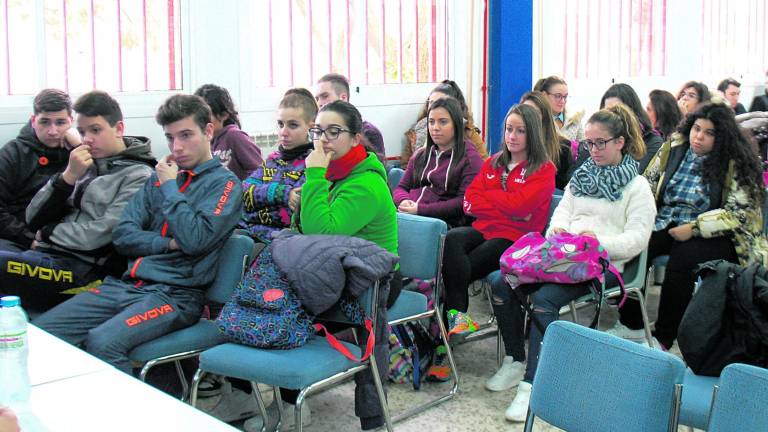Gaspar Sánchez acerca al Cela “más cotidiano” hasta las aulas Gaspar Sánchez acerca al Cela “más cotidiano” hasta las aulas