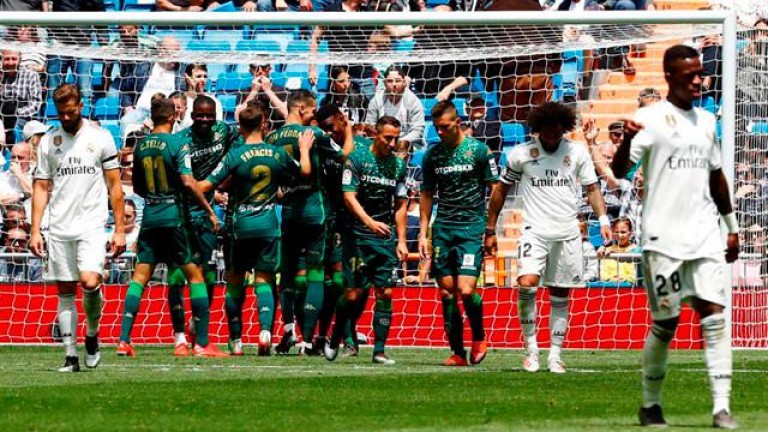 El Betis castiga a un Real Madrid sin alma