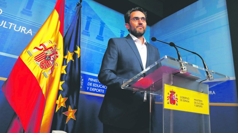 Huerta dimite como ministro
