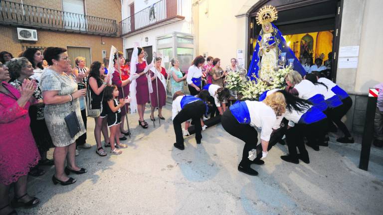 Gran devoción por la patrona Gran devoción por la patrona
