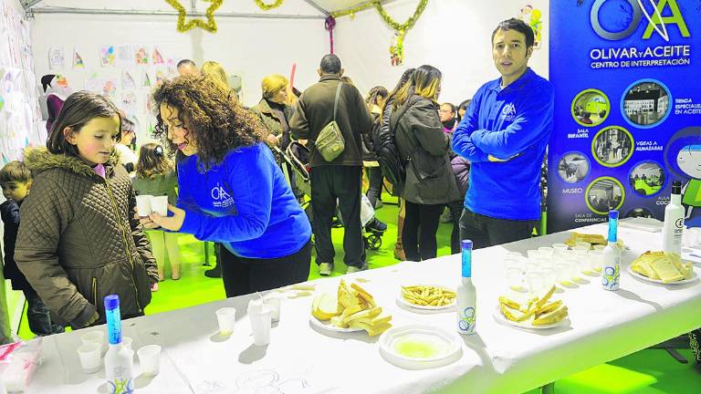 Los más pequeños disfrutan el aceite Los más pequeños disfrutan el aceite
