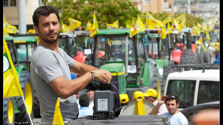 Luis Álvarez: Un operador de cámara de Canal Sur que lo vive con mucha pasión Luis Álvarez: Un operador de cámara de Canal Sur que lo vive con mucha pasión