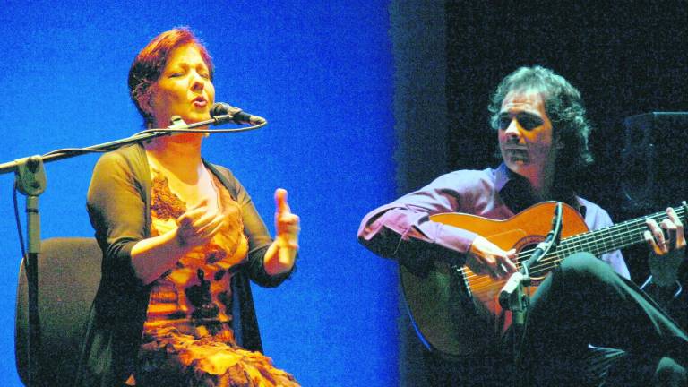 Duende y arte de Carmen Linares en “Lo Flamenco” Duende y arte de Carmen Linares en “Lo Flamenco”