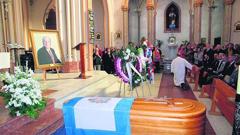 Último adiós a Chiquito de la Calzada en su barrio natal Último adiós a Chiquito de la Calzada en su barrio natal