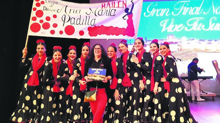 Bailaoras entran en un concurso europeo Bailaoras entran en un concurso europeo