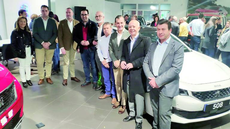 Peugeot estrena su concesionario local Peugeot estrena su concesionario local