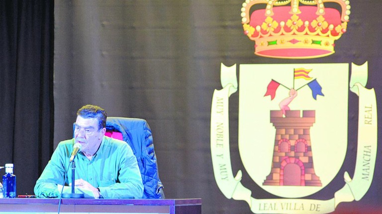 Exitosa conferencia del juez Emilio Calatayud