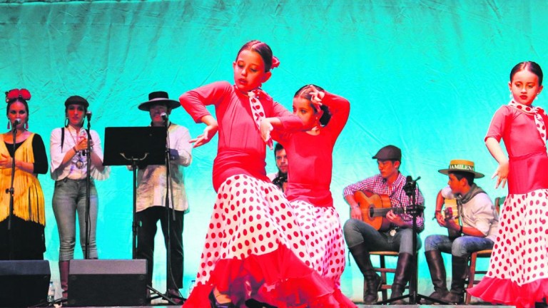 El embrujo del flamenco llena de arte el teatro