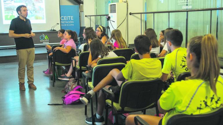 El campamento visita “Olivar y Aceite” El campamento visita “Olivar y Aceite”