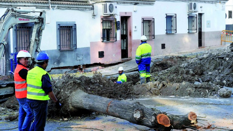 El PSOE busca “culpables” por los daños a viviendas