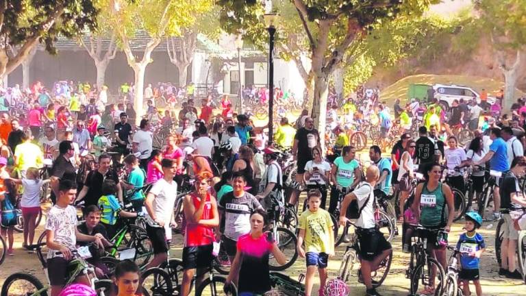 Récord de ciclistas en la marcha popular