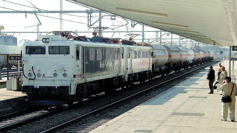 CILU critica la decisión de Renfe sobre el tren hotel CILU critica la decisión de Renfe sobre el tren hotel