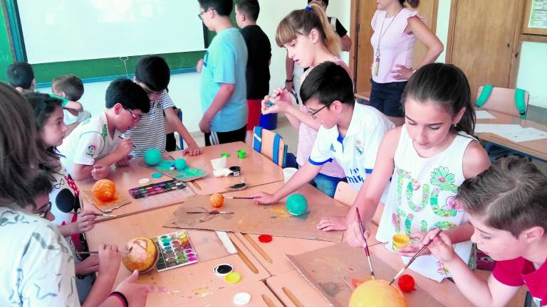 Los menores se convierten en maestros por un día Los menores se convierten en maestros por un día