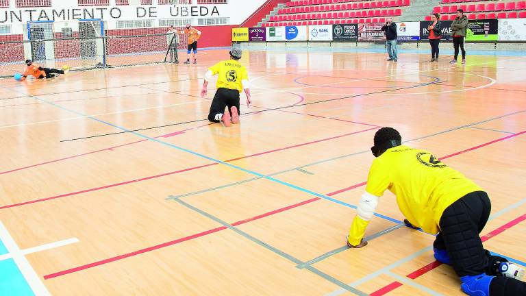 Partido de exhibición de “goalball” para escolares