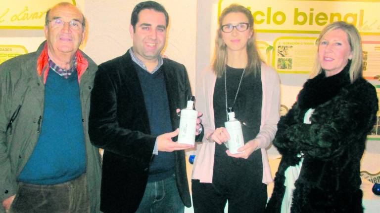 Alcalá Oliva presenta su marca “Homenaje” Alcalá Oliva presenta su marca “Homenaje”