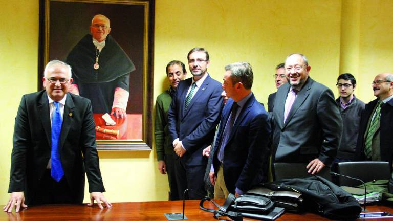 Manuel Parras se suma a la colección de retratos Manuel Parras se suma a la colección de retratos