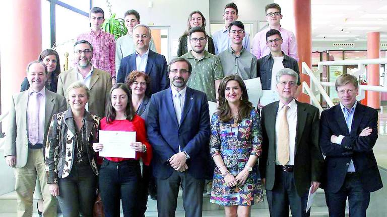 Reconocimiento de la UJA a “mentes brillantes” Reconocimiento de la UJA a “mentes brillantes”
