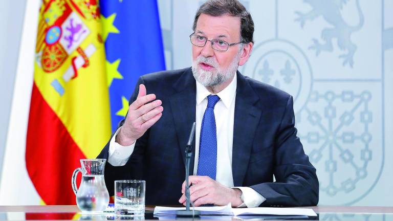 Rajoy acusa a Sánchez de querer llegar al Gobierno con quien sea Rajoy acusa a Sánchez de querer llegar al Gobierno con quien sea