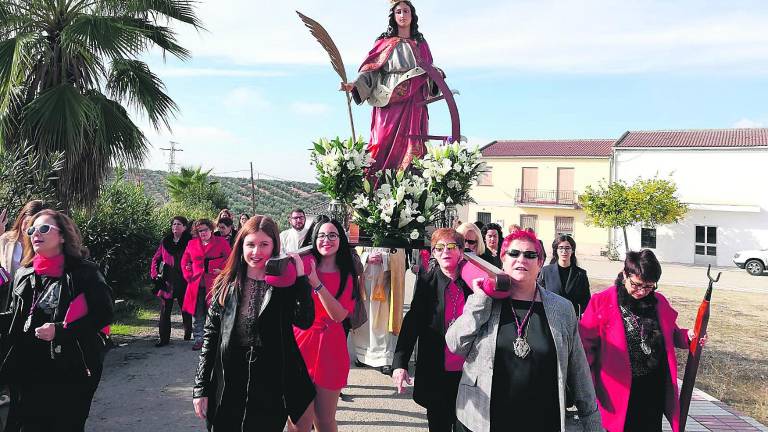 Una fiesta muy femenina a orillas del Guadalquivir Una fiesta muy femenina a orillas del Guadalquivir