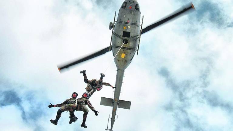 Un helicóptero AB-212 de la Armada se exhibirá sobre los cielos serranos Un helicóptero AB-212 de la Armada se exhibirá sobre los cielos serranos