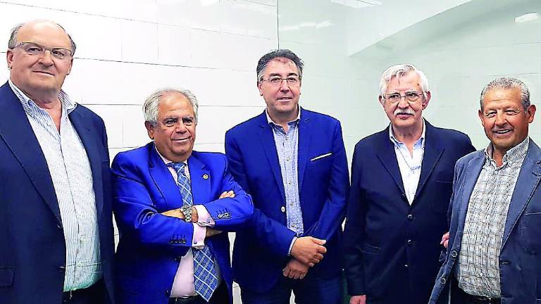Navas reabre su coso con un homenaje a Enrique Ponce Navas reabre su coso con un homenaje a Enrique Ponce