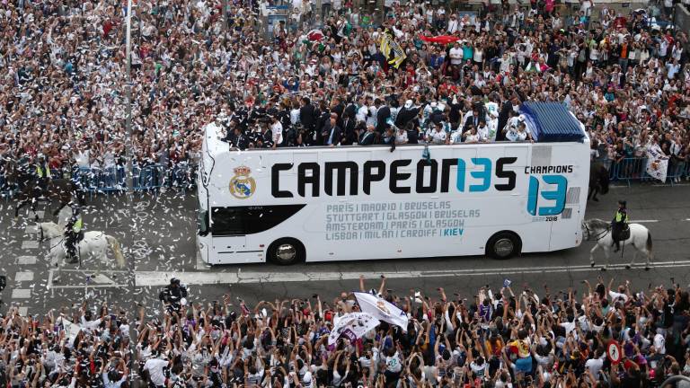 El campeón se da un baño de masas El campeón se da un baño de masas