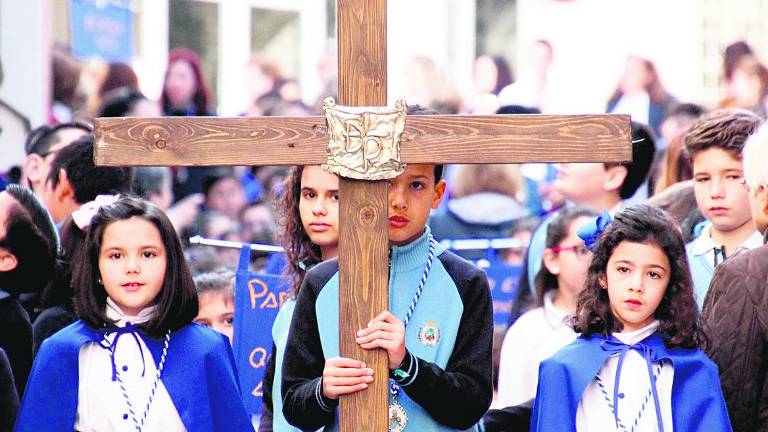 Alarde de ilusión en las procesiones infantiles Alarde de ilusión en las procesiones infantiles