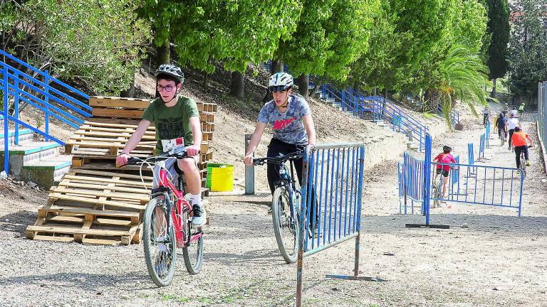 El Duatlón Intercentros celebra sus cinco años