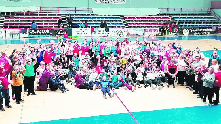 Centenares de personas acuden a las Olimpiadas Centenares de personas acuden a las Olimpiadas