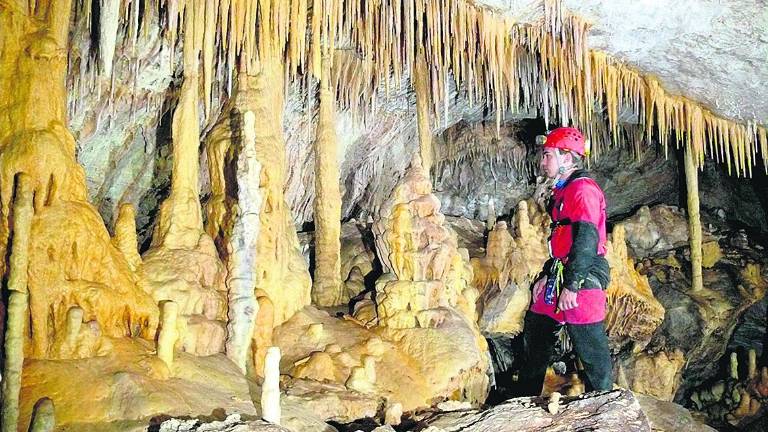 Reconocimiento al grupo de espeleología