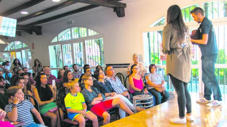 Coplas de Carnaval con un fin solidario Coplas de Carnaval con un fin solidario