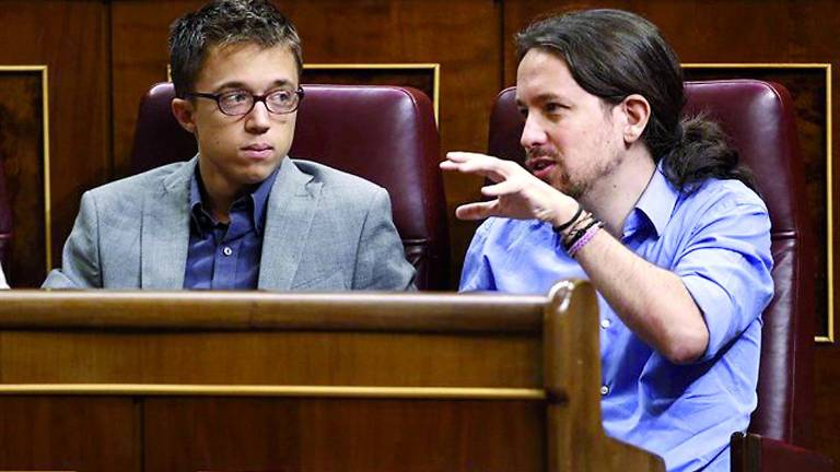 Iglesias y Errejón abren la guerra en Twitter