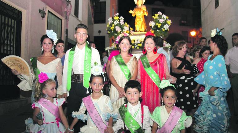 Mengíbar se viste de feria en honor de su patrona Mengíbar se viste de feria en honor de su patrona