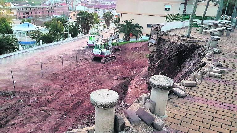 Derrumbe de un muro junto al mirador de Jamilena