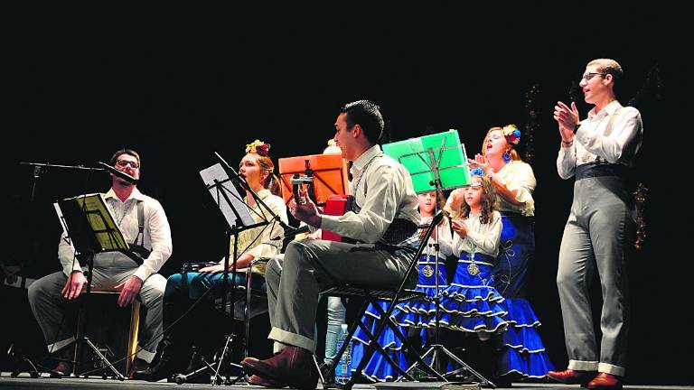 Certamen benéfico de cantos navideños Certamen benéfico de cantos navideños