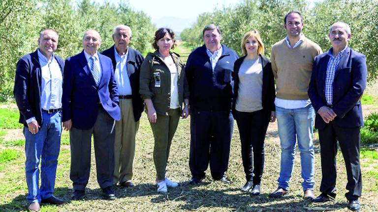 Aceites Sierra Sur recibe un galardón en Granada Aceites Sierra Sur recibe un galardón en Granada